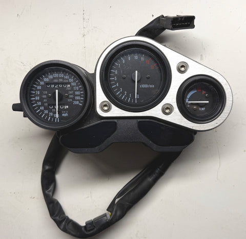 SUZUKI GSXR 1000 OEM SPEEDO TACH GAUGES DISPLAY CLUSTER SPEEDOMETER